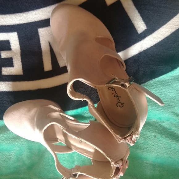 Cute heals - Picture 4 of 4